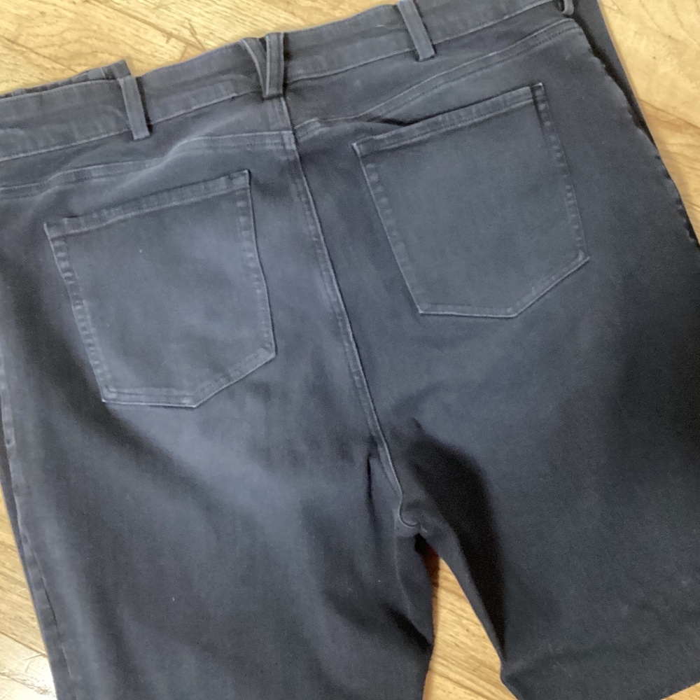 NWOT Duluth women’s slim leg high rise Jean-Netics size 16 stretch mom jeans